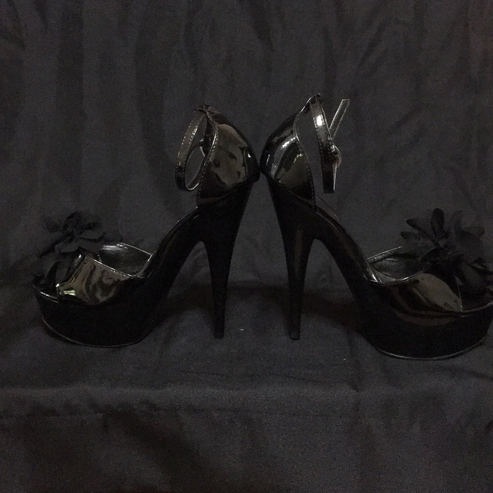 Heels - Picture 3 of 5